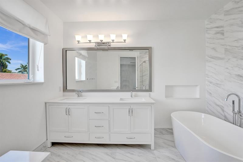 Image 32 of 45 For 1861 Coral Heights Blvd  502
