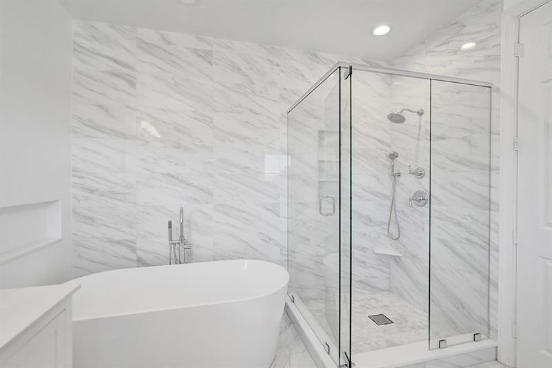Image 33 of 45 For 1861 Coral Heights Blvd  502