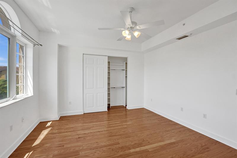 Image 37 of 45 For 1861 Coral Heights Blvd  502