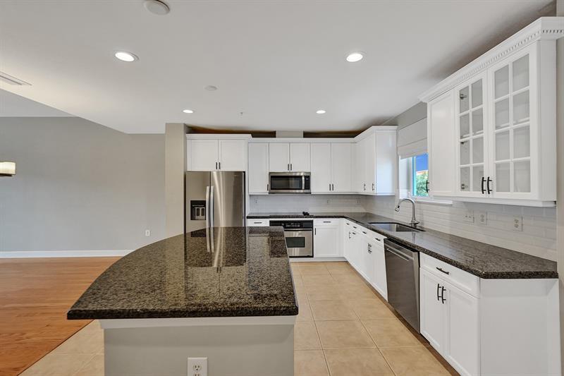 Image 6 of 45 For 1861 Coral Heights Blvd  502
