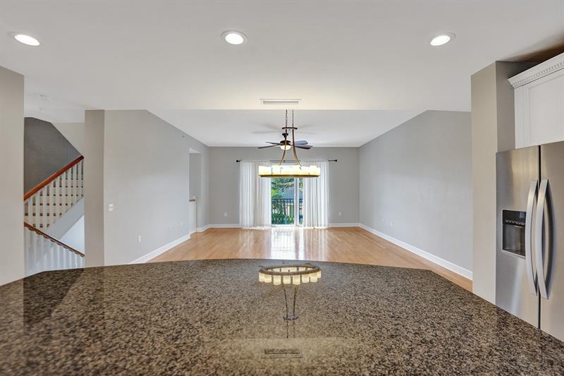 Image 8 of 45 For 1861 Coral Heights Blvd  502