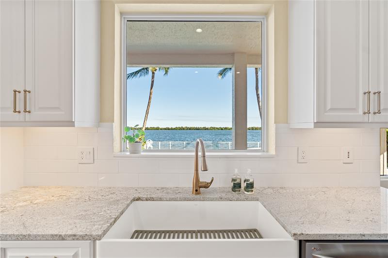 Image 21 of 82 For 19239 54th St