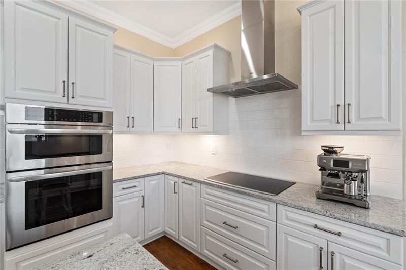 Image 23 of 82 For 19239 54th St