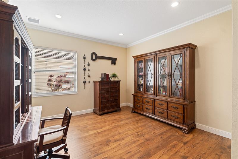 Image 33 of 82 For 19239 54th St