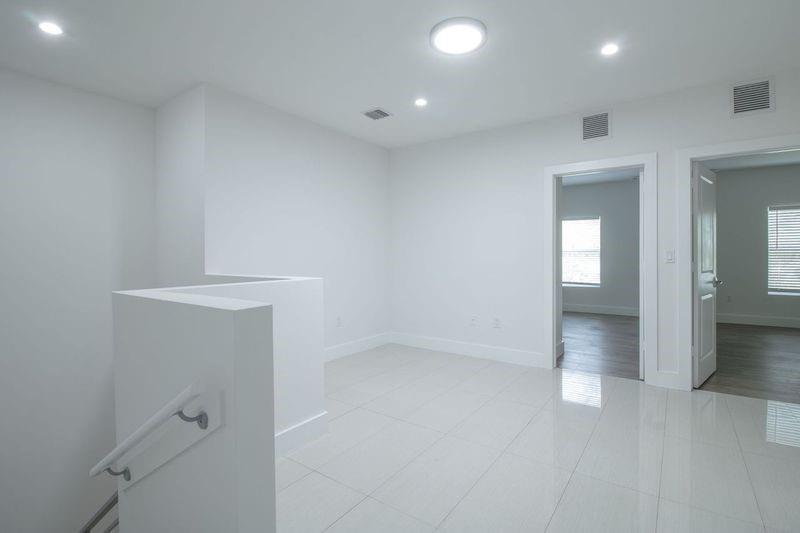 Image 17 of 29 For 424 16th Street