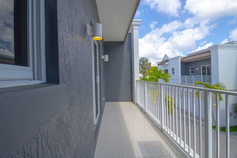 Image 21 of 29 For 424 16th Street