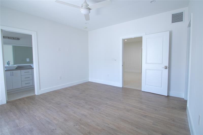 Image 22 of 29 For 424 16th Street