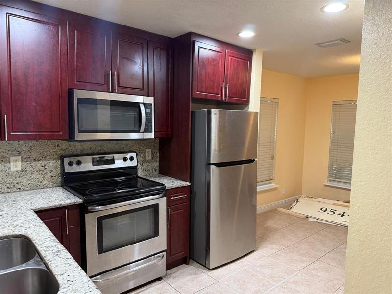 Image 5 of 25 For 9981 26th Ct