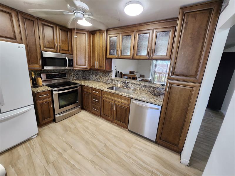 Details for 219 14th Ave, Hallandale Beach, FL 33009