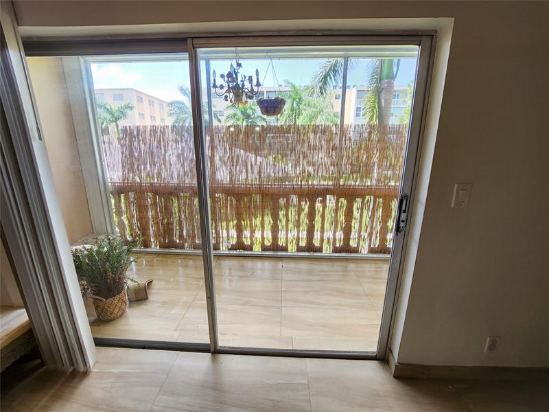 Image 10 of 39 For 219 14th Ave