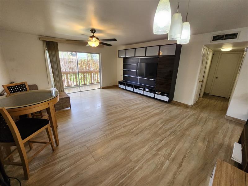 Image 12 of 39 For 219 14th Ave