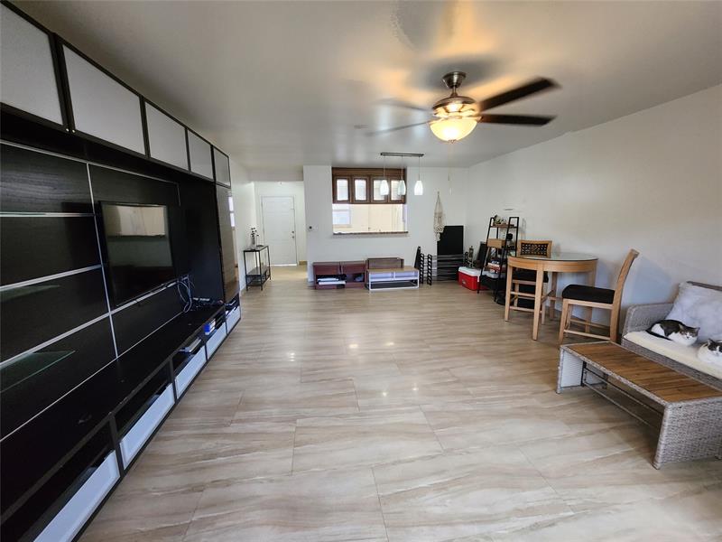 Image 16 of 39 For 219 14th Ave