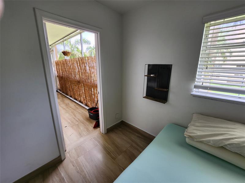 Image 21 of 39 For 219 14th Ave