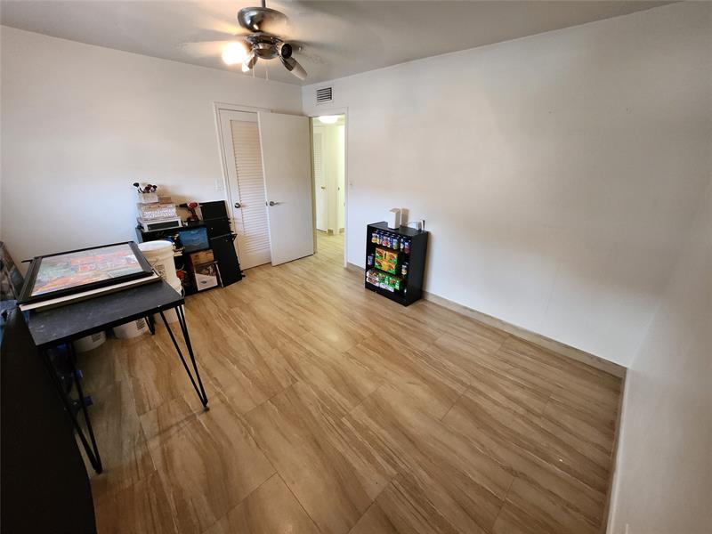 Image 26 of 39 For 219 14th Ave