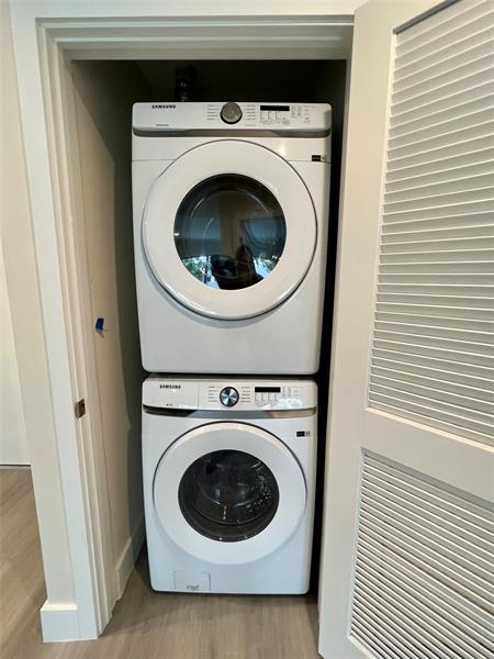 Image 13 of 16 For 1938 Jackson St  305