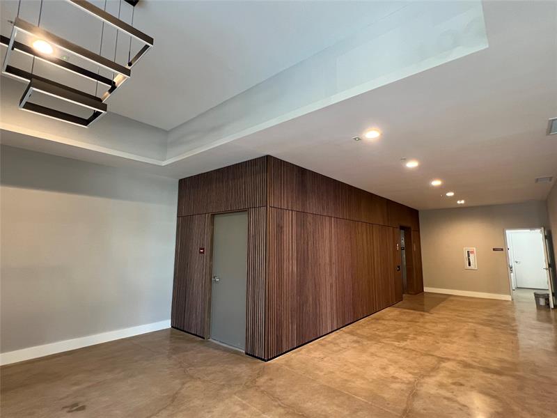 Image 3 of 16 For 1938 Jackson St  305