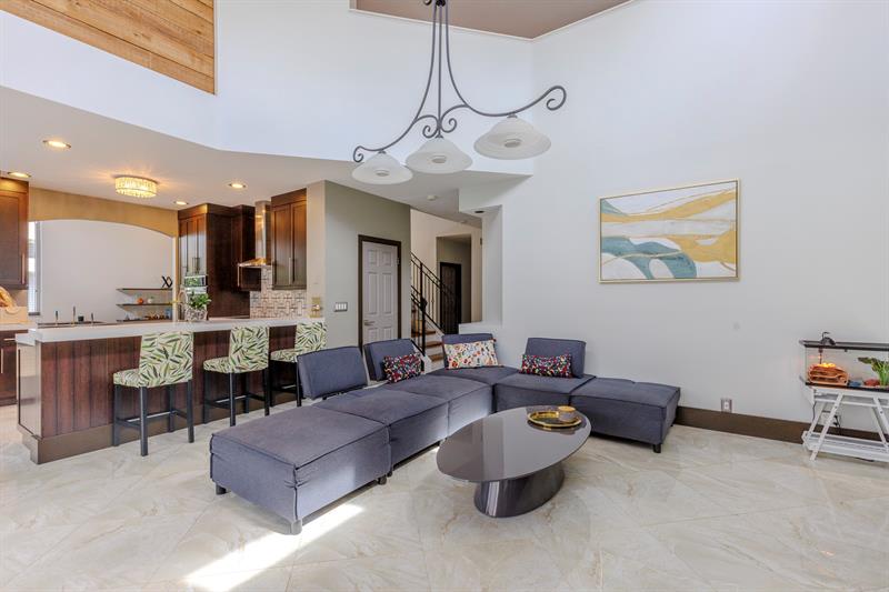 Image 12 of 36 For 4080 Lansing Ave