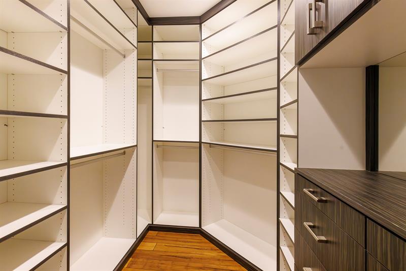 Image 18 of 36 For 4080 Lansing Ave