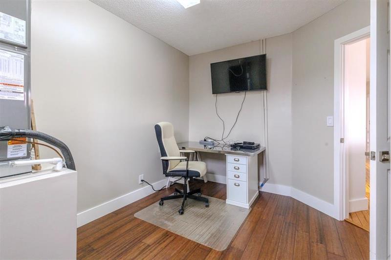 Image 29 of 36 For 4080 Lansing Ave