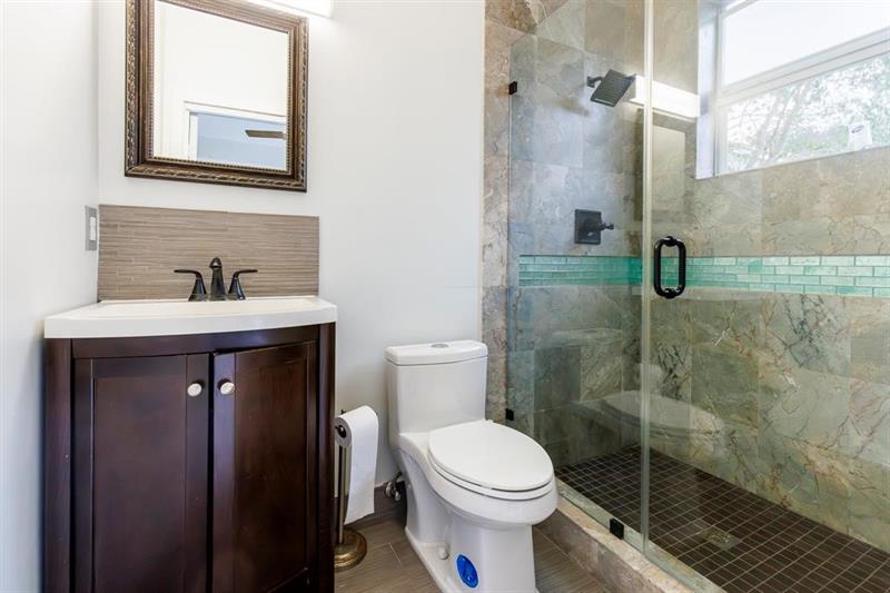 Image 34 of 36 For 4080 Lansing Ave