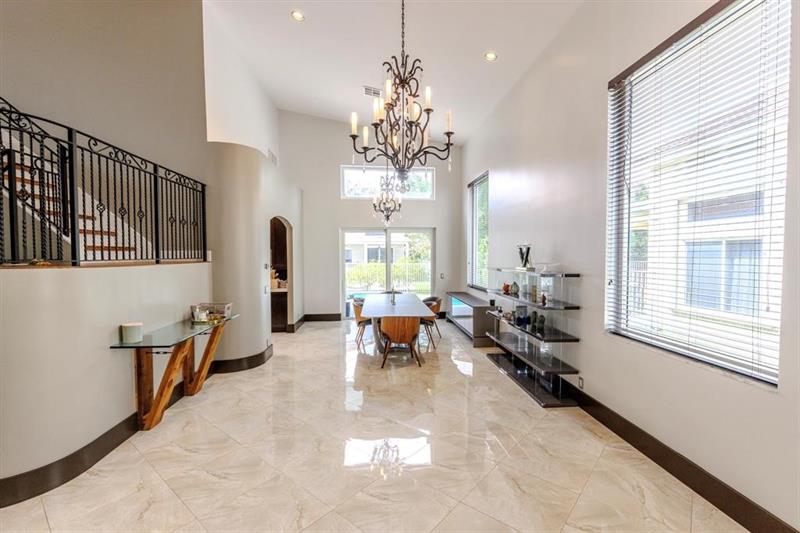 Image 4 of 36 For 4080 Lansing Ave