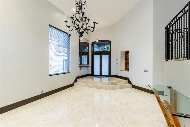 Image 5 of 36 For 4080 Lansing Ave