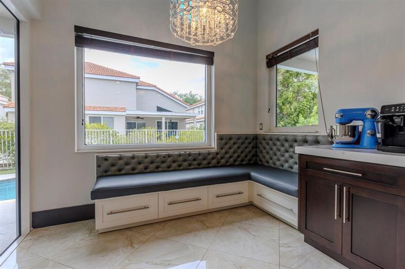 Image 9 of 36 For 4080 Lansing Ave