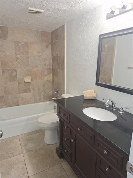 Image 8 of 17 For 5800 Margate Blvd  722