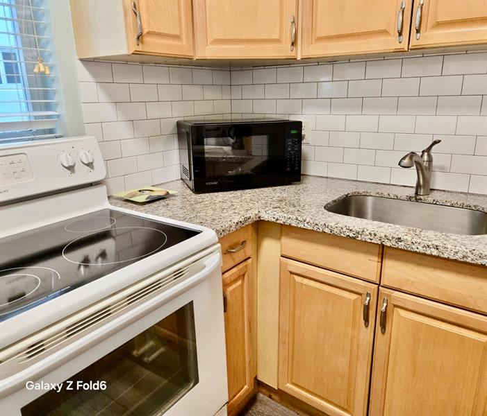 Image 21 of 32 For 3225 16th St  9a