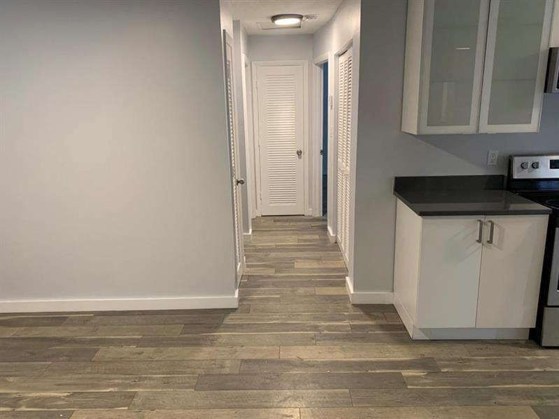 Image 4 of 8 For 790 46th Ct  2