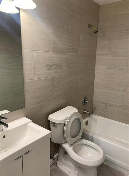 Image 5 of 8 For 790 46th Ct  2