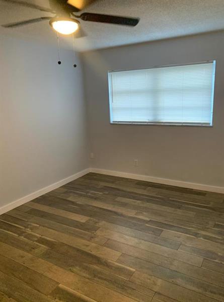 Image 6 of 8 For 790 46th Ct  2