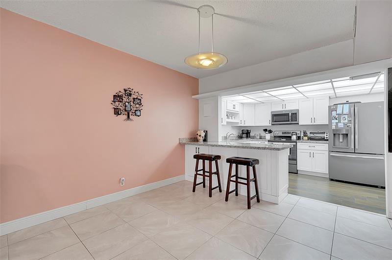 Image 13 of 39 For 2774 University Dr  10a