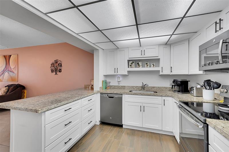 Image 17 of 39 For 2774 University Dr  10a