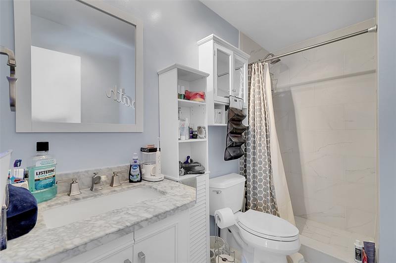 Image 23 of 39 For 2774 University Dr  10a