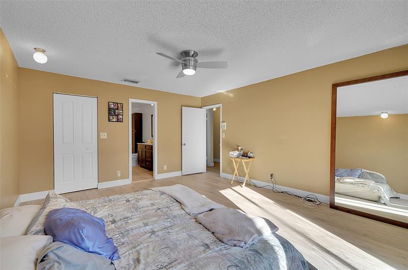 Image 26 of 39 For 2774 University Dr  10a