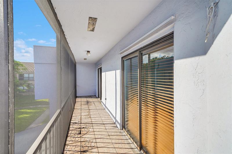 Image 31 of 39 For 2774 University Dr  10a