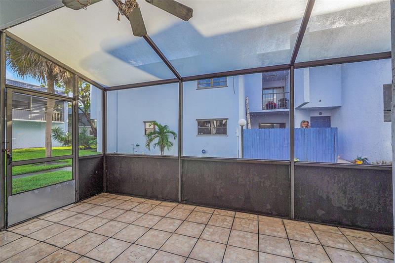 Image 33 of 39 For 2774 University Dr  10a