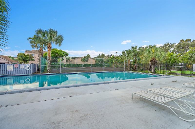 Image 35 of 39 For 2774 University Dr  10a