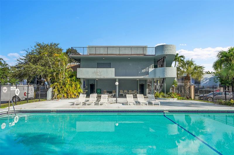 Image 38 of 39 For 2774 University Dr  10a