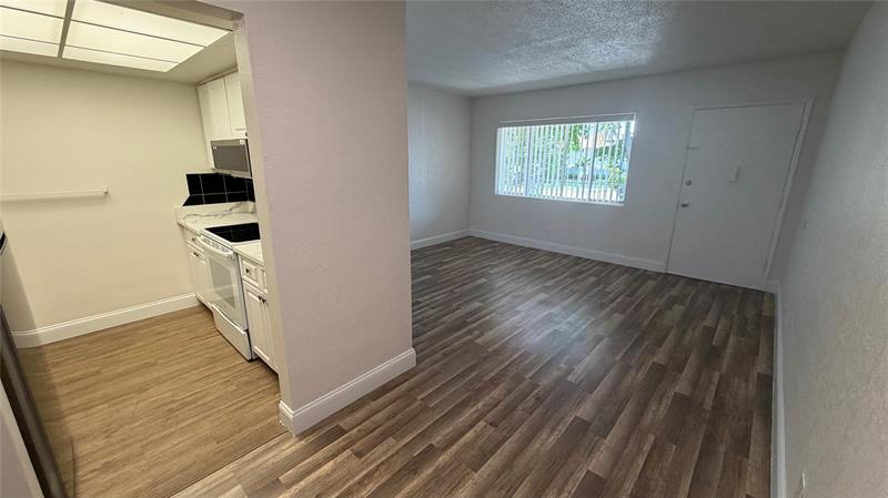 Image 11 of 18 For 344 11th Ave  15