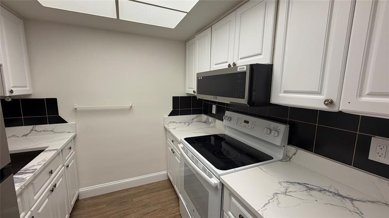 Image 4 of 18 For 344 11th Ave  15