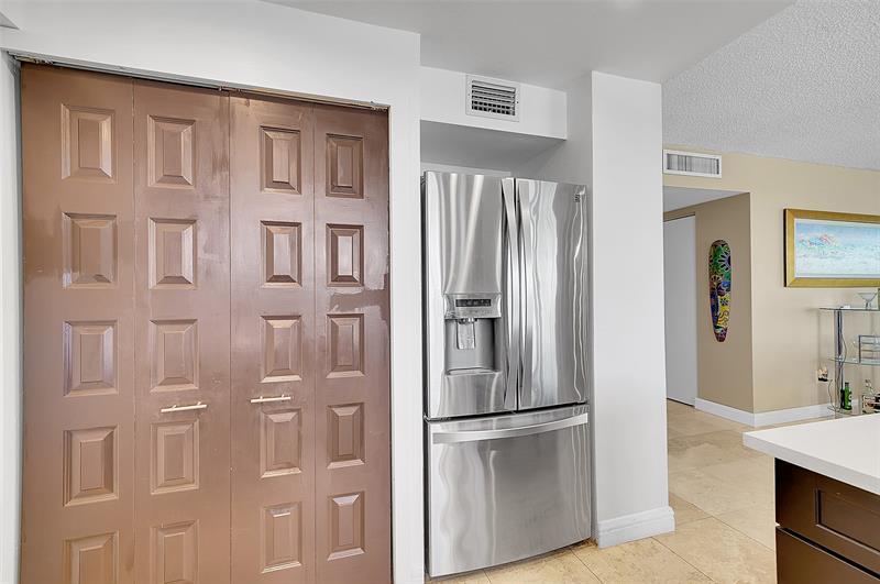 Image 12 of 55 For 1401 Ocean Dr  204