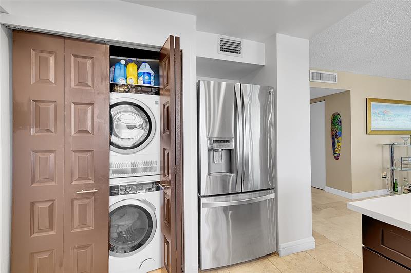 Image 14 of 55 For 1401 Ocean Dr  204