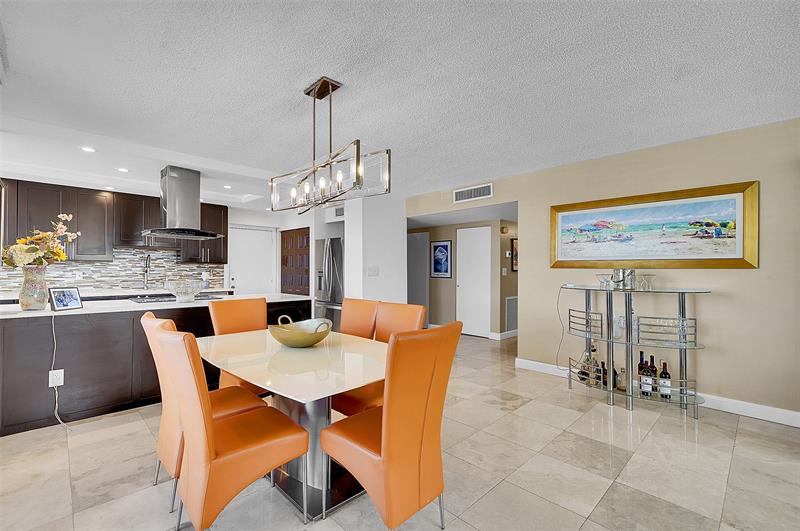 Image 17 of 55 For 1401 Ocean Dr  204