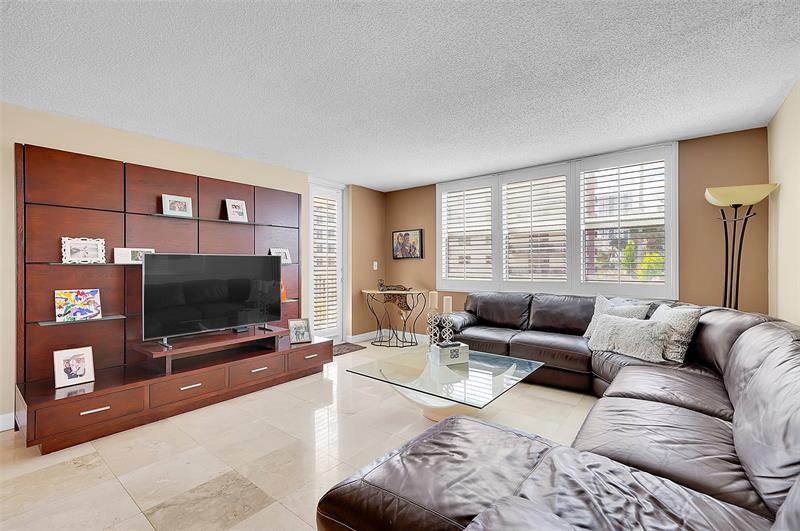 Image 20 of 55 For 1401 Ocean Dr  204
