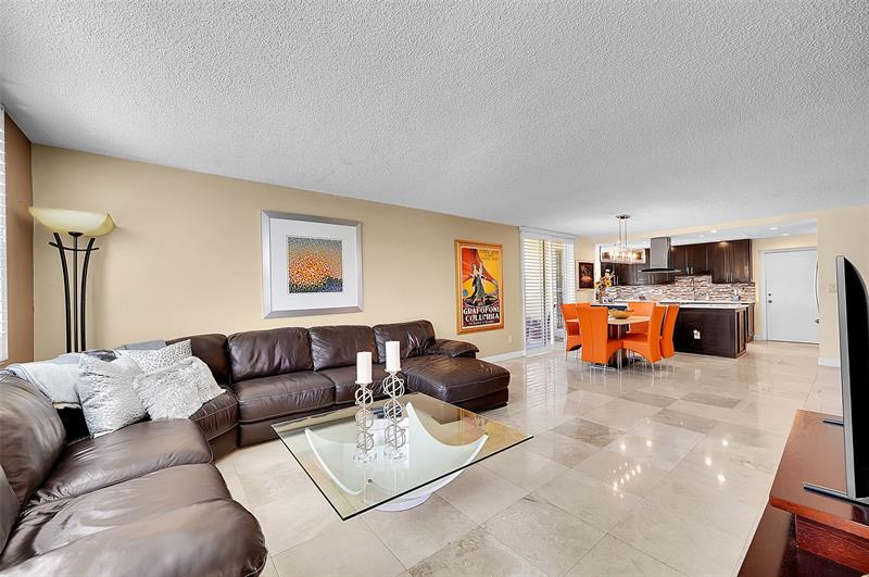 Image 21 of 55 For 1401 Ocean Dr  204