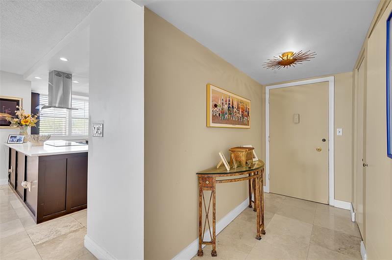 Image 22 of 55 For 1401 Ocean Dr  204