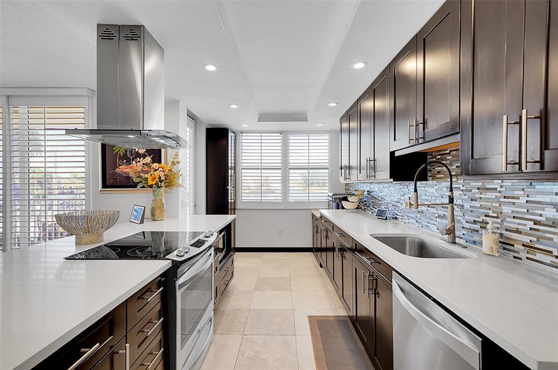 Image 3 of 55 For 1401 Ocean Dr  204