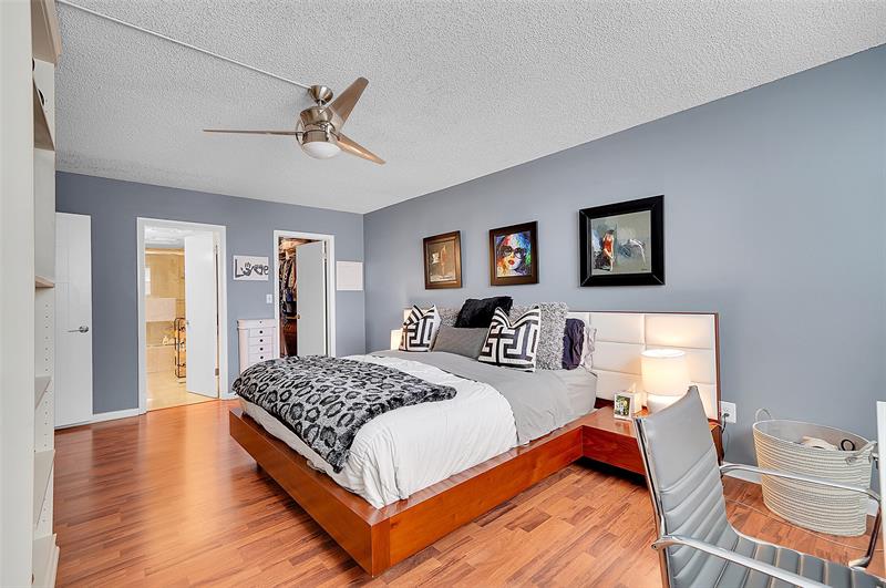 Image 31 of 55 For 1401 Ocean Dr  204